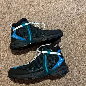 Nike Air Zoom Tallac Lite 324842 014